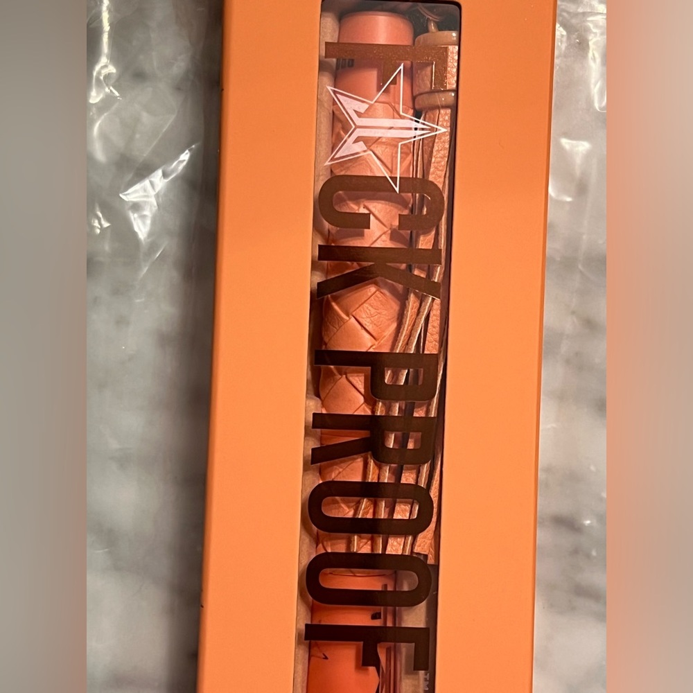 Jeffree Star F*ck proof mascara- brown